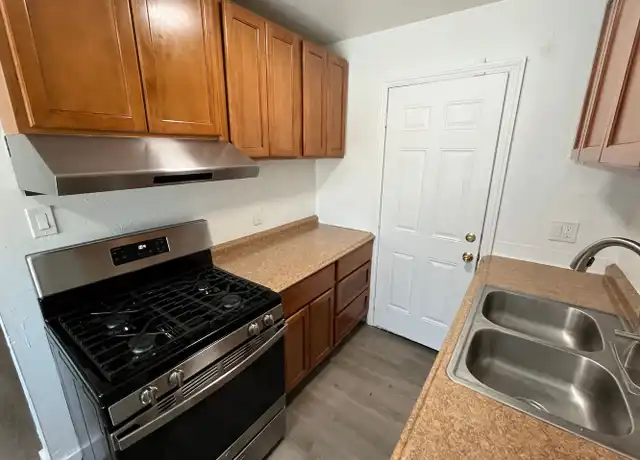 Property at 656 Douglas Ave Unit 3, Oakland, CA, 94603, 2 beds, 1 bath, [object Object]