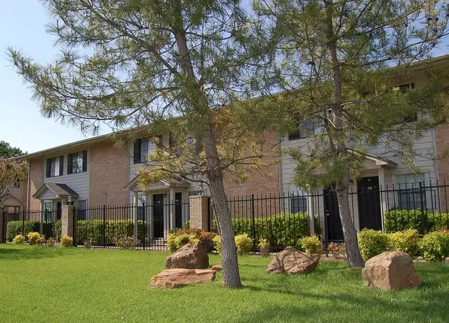 Photo of 910 Spring Valley Plz, Richardson, TX 75080