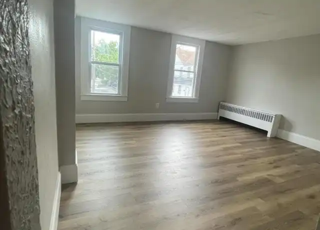 Property at 77 Saint Clair St Unit 2, Wilkes-Barre, PA, 18705, 1 bed, 1 bath, [object Object]