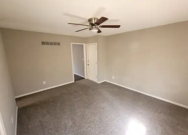 Property at 5036 N Topping Ave Unit 5038, Kansas City, MO, 64119, 2 beds, 1 bath, [object Object]