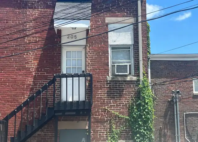 Property at 322 E Main St Unit 9, Wilmore, KY, 40390, 1 bed, 1 bath, [object Object]