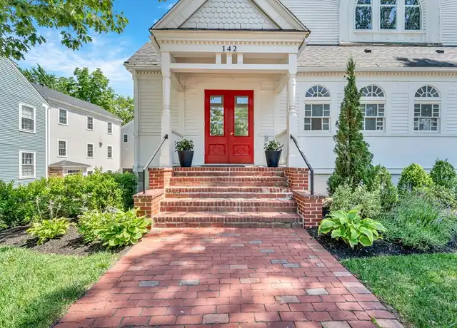 Property at 142 Main St #5, Amesbury, MA, 01913, 1 bed, 1.5 baths, [object Object]