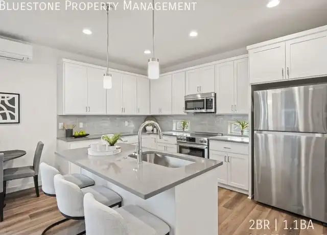Property at 2117 SE Sherrett St, Portland, OR, 97202, 2 beds, 1.5 baths, [object Object]