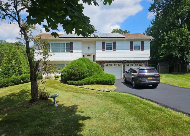 Property at 8 Spur Dr, Nanuet, NY, 10954, 4 beds, 2.5 baths, [object Object]