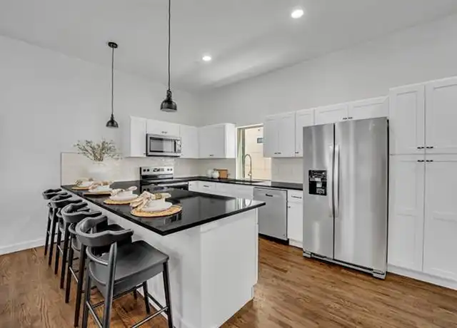 Property at 5806 Bryan Pkwy #4, Dallas, TX, 75206, 2 beds, 2.5 baths, [object Object]
