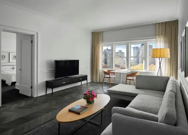 Property at 135 S 18th St Unit PLATINUM1BED+DEN, Philadelphia, PA, 19103, 1 bed, 1 bath, [object Object]