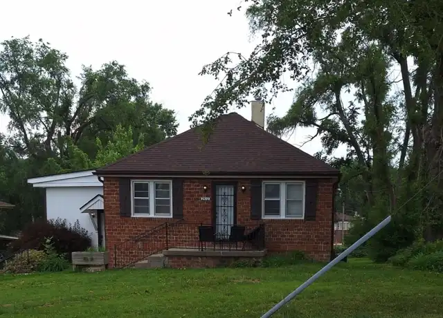 Property at 2512 N 78th Ave, Omaha, NE, 68134, 2 beds, 1 bath, [object Object]