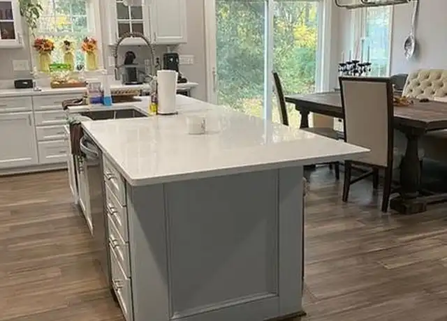 Property at 5 Farm Ln, West Newbury, MA, 01985, 3 beds, 3 baths, [object Object]