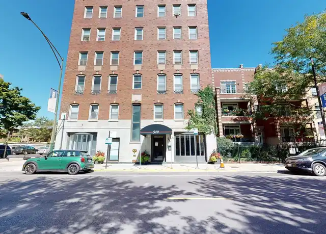 Property at 910 W Lawrence Ave, Chicago, IL, 60640, 1 bed, 1 bath, [object Object]