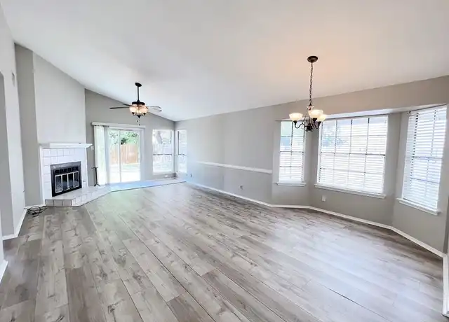 Property at 906 E Logan St, Round Rock, TX, 78664, 3 beds, 2 baths, [object Object]
