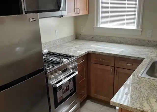 Property at 1060 Cole St Unit 4, San Francisco, CA, 94117, 0 beds, 1 bath, [object Object]