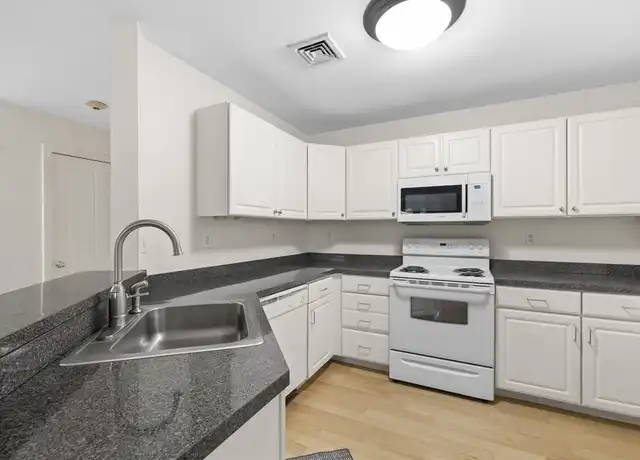 Property at 30 Franklin St #309, Malden, MA, 02148, 1 bed, 1 bath, [object Object]