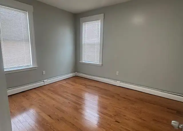 Property at 210 Wolcott St Unit 3A, New Haven, CT, 06513, 3 beds, 1 bath, [object Object]