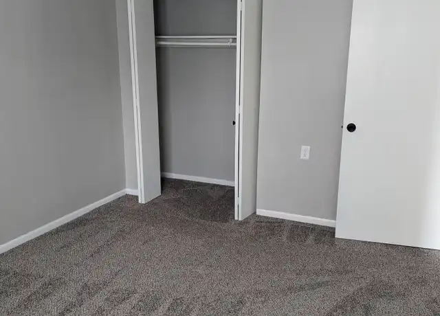 Property at 923 Maplewood Dr Unit 1-010, Cedar Falls, IA, 50613, 2 beds, 1.5 baths, [object Object]