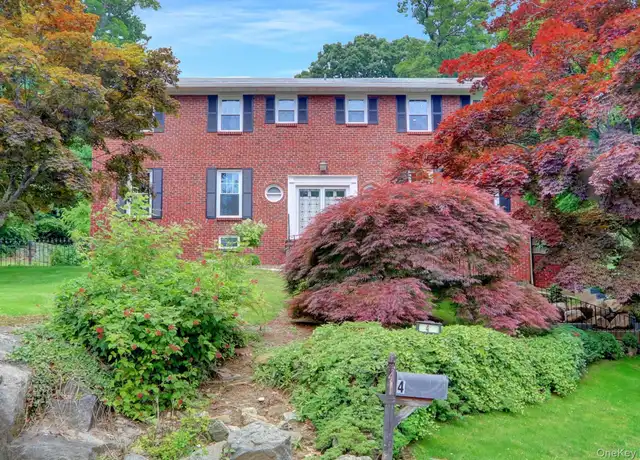 Property at 4 Shoreview Cir, Pelham, NY, 10803, 4 beds, 2.5 baths, [object Object]