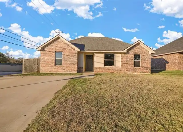 Property at 401 E Maple Row, Denison, TX, 75021, 3 beds, 2 baths, [object Object]