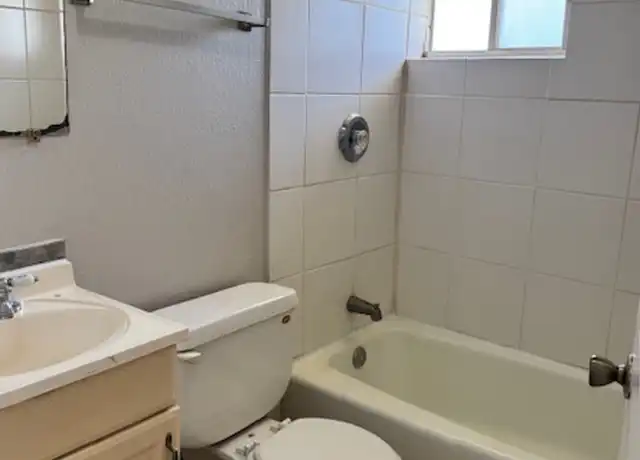 Property at 3330 Jeffcott St, Fort Myers, FL, 33916, 2 beds, 1 bath, [object Object]