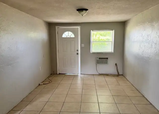 Property at 3330 Jeffcott St, Fort Myers, FL, 33916, 2 beds, 1 bath, [object Object]