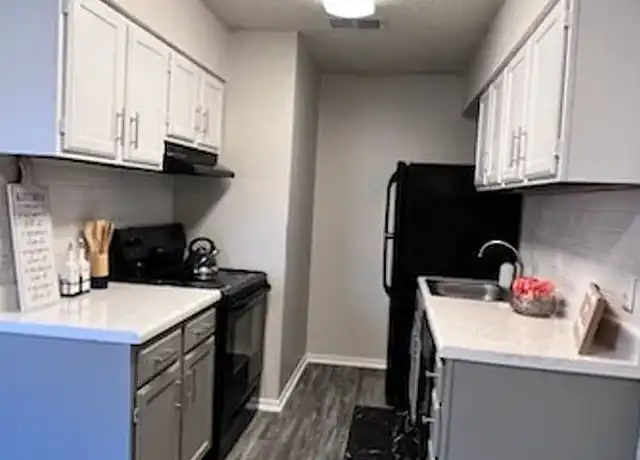 Property at Hickory Grove Apartments - 1101 W Houston St, Broken Arrow, OK, 74012, 1-2 bed, 1-2 bath, [object Object]