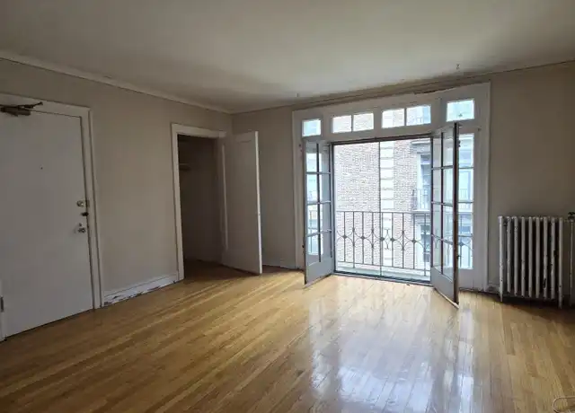 Property at 909 Elmwood Ave Unit H2, Evanston, IL, 60202, 1 bed, 1 bath, [object Object]