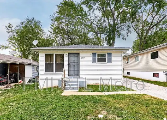 Property at 1229 Lakeview Ave, Saint Louis, MO, 63138, 3 beds, 2 baths, [object Object]