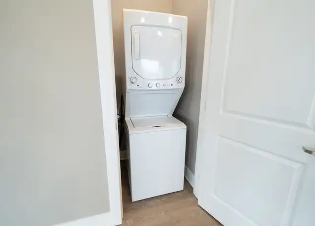 Property at 17 E Main Ave, Zeeland, MI, 49464, 1 bed, 1 bath, [object Object]