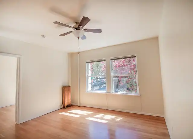Property at Chesterbury Apartments - 2015 NW Kearney St, Portland, OR, 97209, 1 bed, 1 bath, [object Object]