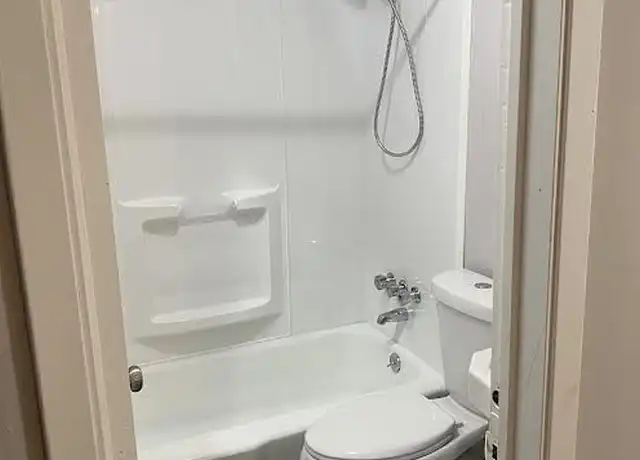 Property at 126 Jamesville Ave Unit H3n, Syracuse, NY, 13210, 1 bed, 1 bath, [object Object]