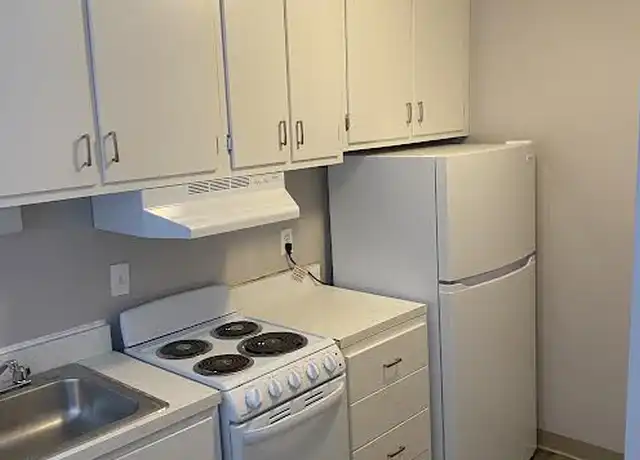 Property at 126 Jamesville Ave Unit H3n, Syracuse, NY, 13210, 1 bed, 1 bath, [object Object]