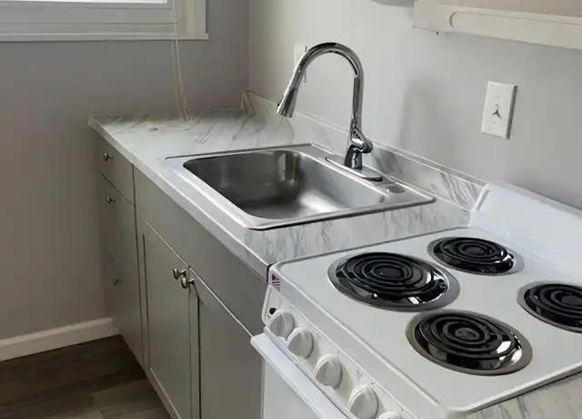 Property at 126 Jamesville Ave Unit H3n, Syracuse, NY, 13210, 1 bed, 1 bath, [object Object]