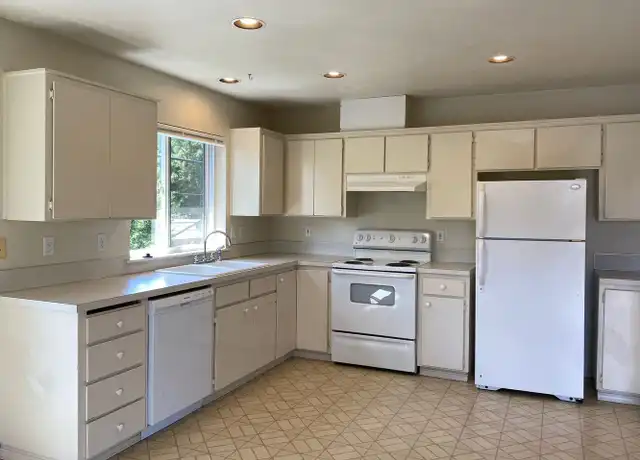 Property at 151 S 9th St Unit 171, Independence, OR, 97351, 3 beds, 1 bath, [object Object]