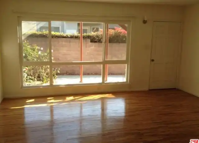 Property at 1958 18th St Unit B, Santa Monica, CA, 90404, 2 beds, 1 bath, [object Object]
