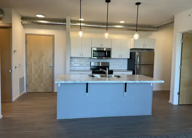Property at 4326 Hickman Rd Unit 208, Des Moines, IA, 50310, 2 beds, 2 baths, [object Object]