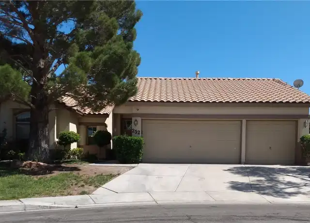 Property at 252 Paseo del Lago Cir, Henderson, NV, 89074, 4 beds, 2.5 baths, [object Object]