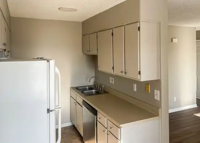 Property at Turnberry Square Apartments - 5000 Prestwick Sq, Marion, IN, 46953, 2 beds, 2 baths, [object Object]