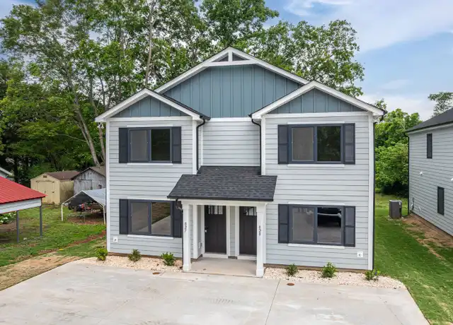 Property at 122 4th St SE Unit 122, Hickory, NC, 28602, 3 beds, 2.5 baths, [object Object]