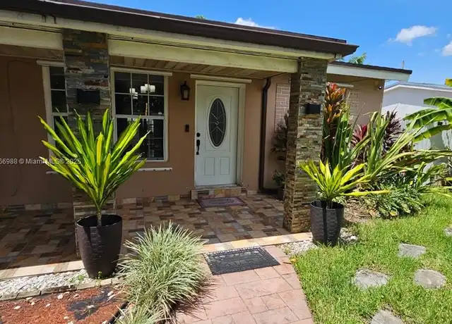 Property at 1020 N 74th Way, Hollywood, FL, 33024, 3 beds, 2 baths, [object Object]