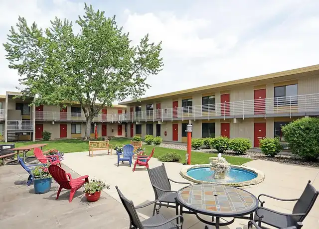 Property at Glenbrook Centre - 4341 1st Ave SE, Cedar Rapids, IA, 52402, 0-2 beds, 1 bath, [object Object]