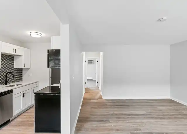 Property at The Park on 13 Apartments - Royal Oak, MI - 3009 W 13 Mile Rd, Royal Oak, MI, 48073, 1-2 bed, 1 bath, [object Object]