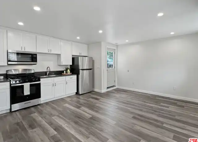 Property at 3411 1/4 Glenalbyn Dr Unit Glenalbyn, Los Angeles, CA, 90065, 1 bed, 1 bath, [object Object]