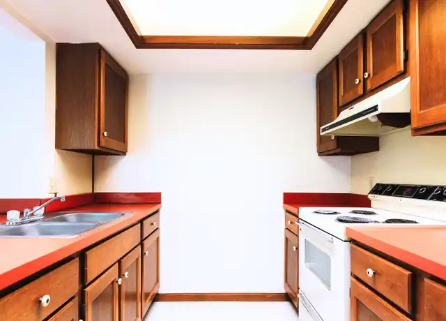 Property at 215 Lightning Hill Blvd Apt 111, LaGrange, IN, 46761, 2 beds, 1 bath, [object Object]