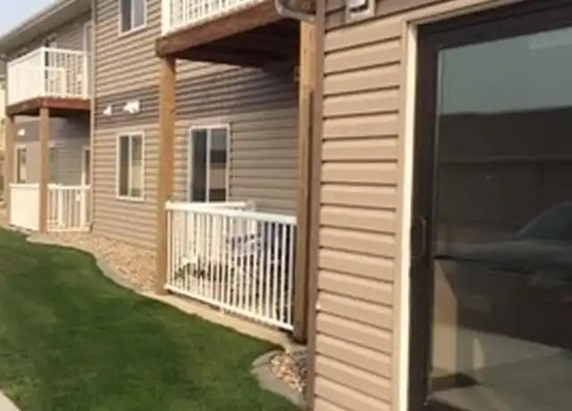 Property at 2100 33rd St NW Unit 205, Minot, ND, 58703, 2 beds, 1 bath, [object Object]