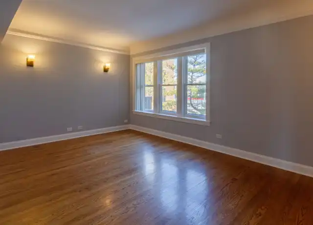 Property at 5726 N Mozart St Apt 2A, Chicago, IL, 60659, 2 beds, 2 baths, [object Object]