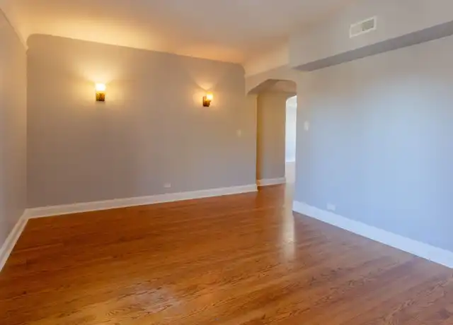 Property at 5726 N Mozart St Apt 2A, Chicago, IL, 60659, 2 beds, 2 baths, [object Object]