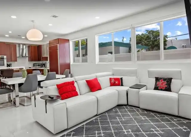 Property at Bougainvilla Drive 4243 - Bougainvilla Dr Unit 1056364P, Fort Lauderdale, FL, 33308, 1 bed, 2 baths, [object Object]