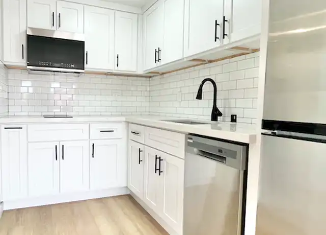 Property at 8557 Independence Ave Unit 208, Canoga Park, CA, 91304, 1 bed, 1 bath, [object Object]