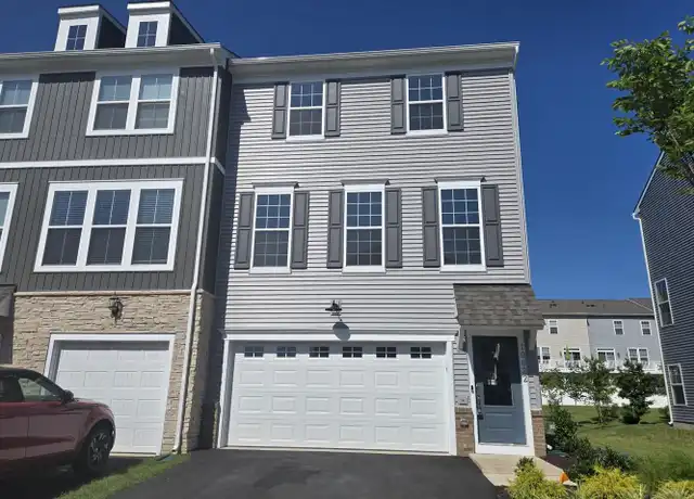 Property at 10622 Sheffield Glen Ln, Manassas, VA, 20112, 3 beds, 3.5 baths, [object Object]