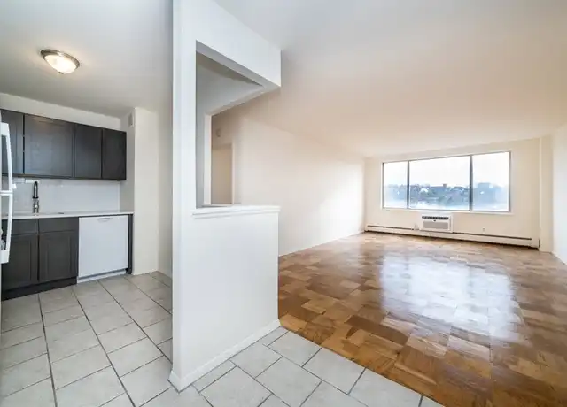 Property at 125 Woodcrest Ave Unit 1a, White Plains, NY, 10604, 1 bed, 1 bath, [object Object]