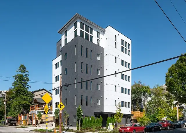 Photo of 802 NE 43rd St, Seattle, WA 98105