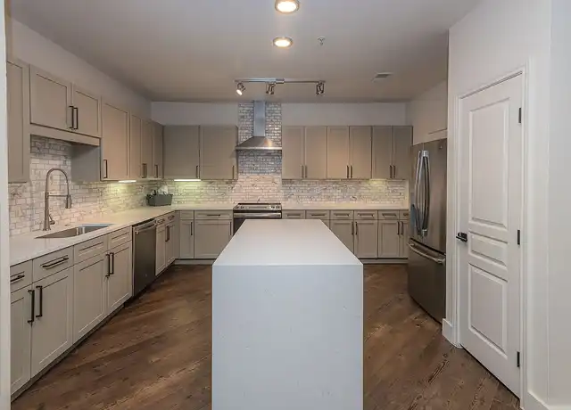 Property at St. James - 2820 McKinnon St, Dallas, TX, 75201, 1-3 bed, 1-3.5 bath, [object Object]